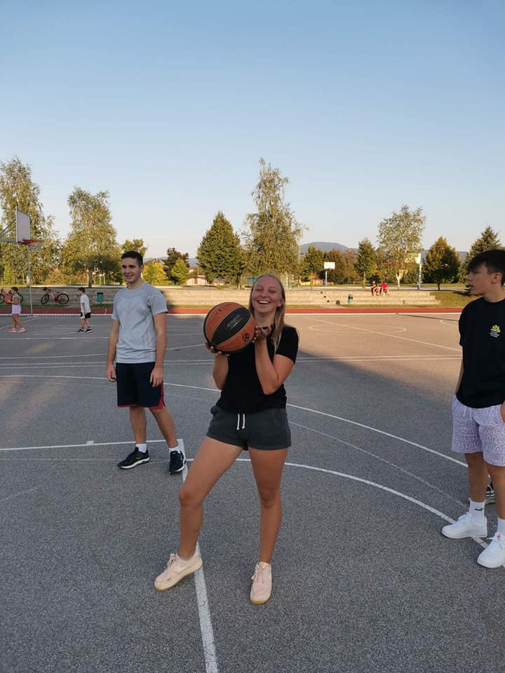 PRVI ŠPORTNI PONEDELJEK V DSDNM