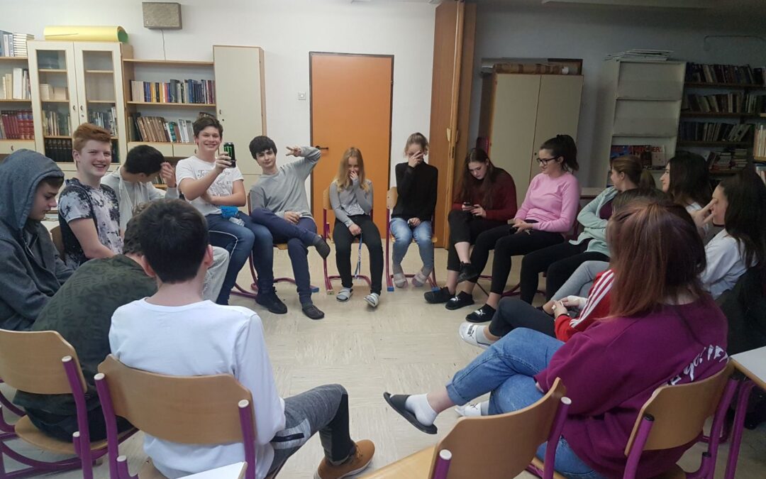 »Kdo je pametnejši: ti ali tvoj pametni telefon?«