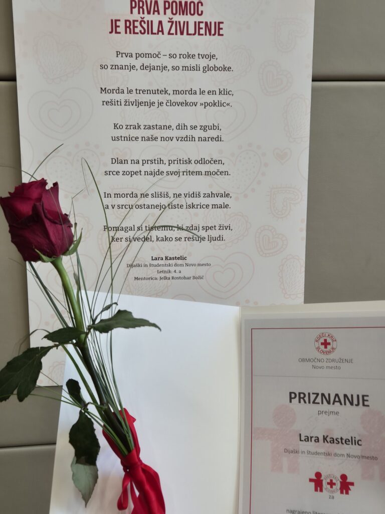 Priznanje dijakinje Lare Kastelic - Rdeči Križ